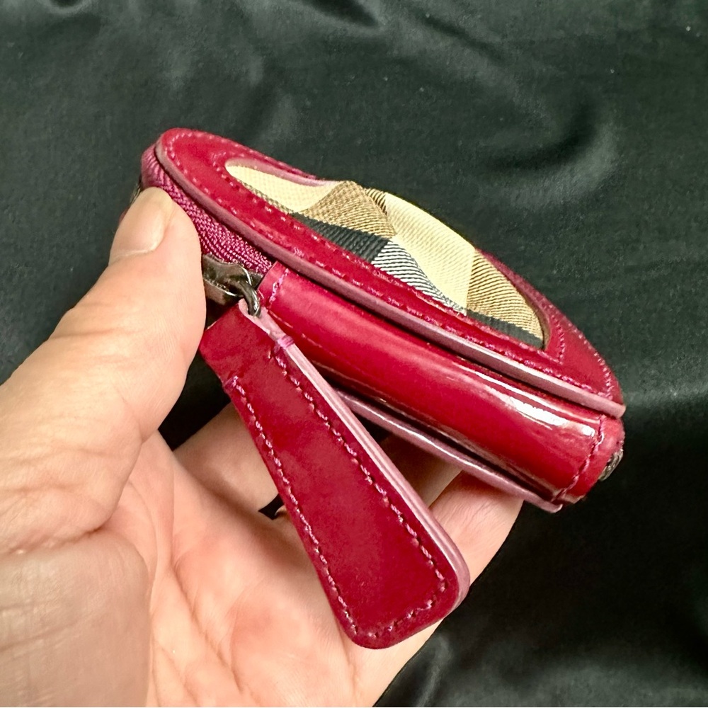 Authentic Vintage Burberry Heart Shape Coin case - Picture 5 of 11